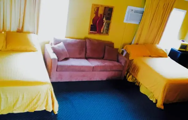 The Moulton Hotel 5