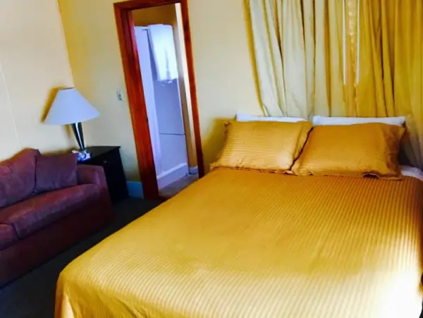 The Moulton Hotel 7